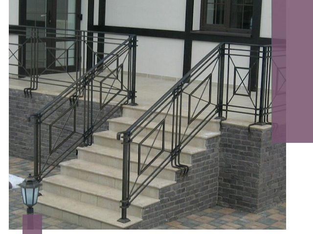 Перила для крыльца в Ачинске — монтаж, изготовление и установка