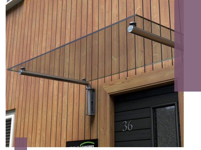 Стеклянные козырьки на входы и фасады в Ачинске