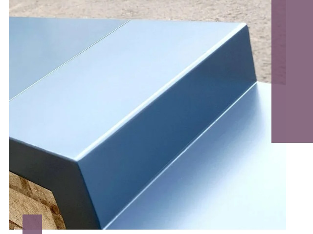 Крышки на парапет в Ачинске: изготовление и монтаж под ключ