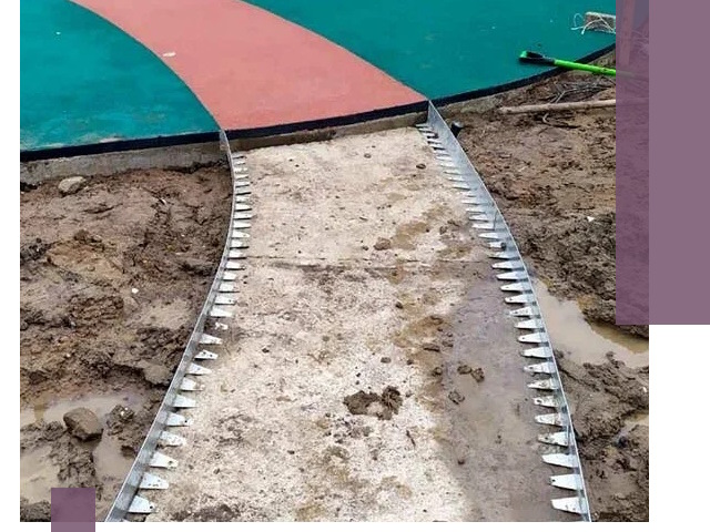 Металлические бордюры для дорожек в Ачинске — монтаж и изготовление