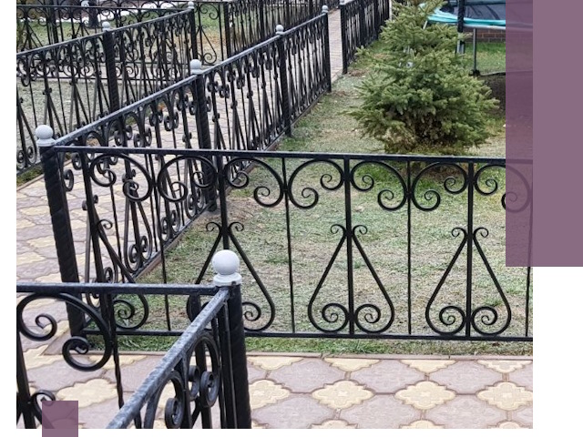 Кованые газонные ограждения под ключ в Ачинске